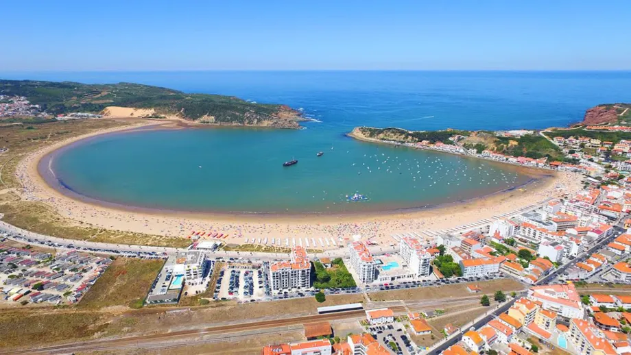 Cover photo of Bay of São Martinho do Porto
